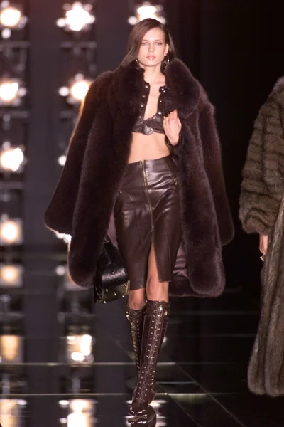 Look 4